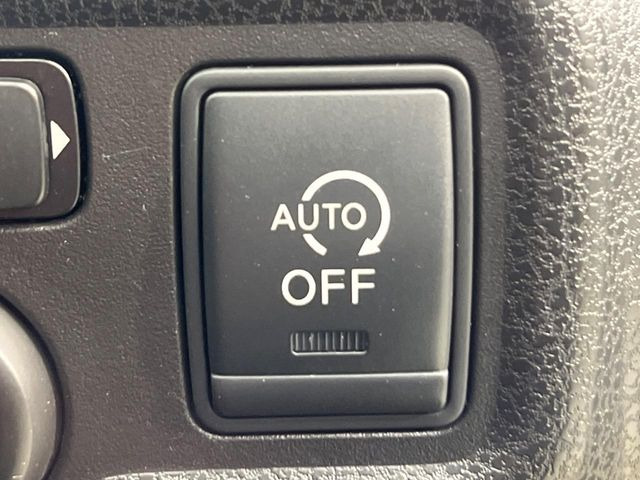 �y�A�C�h�����O�X�g�b�v�z�ԐM����a�؂Œ�Ԃ����ۂɃG���W�����~���A���ʂȔR���̏����}���܂��B�R��������ی�ɂȂ���@�\��G���W���̓u���[�L�𗣂��΍Ďn�����܂��B