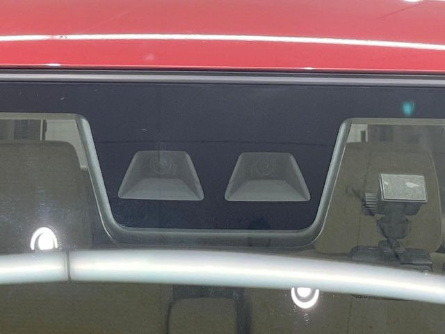 �y�X�}�[�g�A�V�X�g�z���s���ɑO���̎ԗ�����F�����A�Փ˂������Ȏ��͌x��ƃu���[�L�ŏՓˉ���Ɣ�Q�y�����A�V�X�g�B�����S�Ƀh���C�u�����y���݂��������܂��B