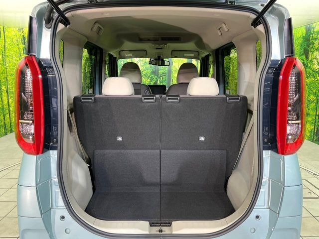 ���i�̂���������ʋ΁A���}���ɏ\���ȉ׎��X�y�[�X���m�ۂ��Ă���܂��B�Z�J���h�V�[�g��|���ƁA�傫�ȉו��̐ύڂ��\�ł���