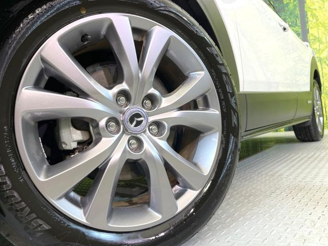 �y�����A���~18�C���`�z�C�[���z�O�ςɃ}�b�`���������A���~�z�C�[���𑕒����Ă���܂��B�e��ЊO�A���~�z�C�[����A�X�^�b�h���X�^�C�����戵�����Ă���܂��B���񂲑��k����������