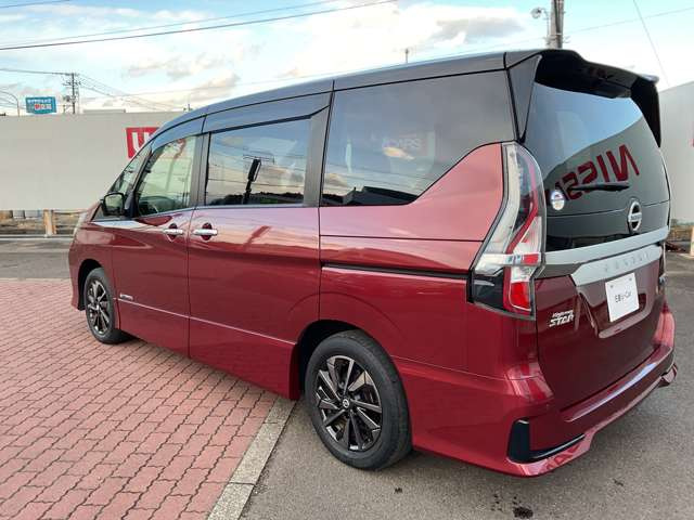 セレナ1.2 e-POWER ハイウェイスターV アーバンクロム