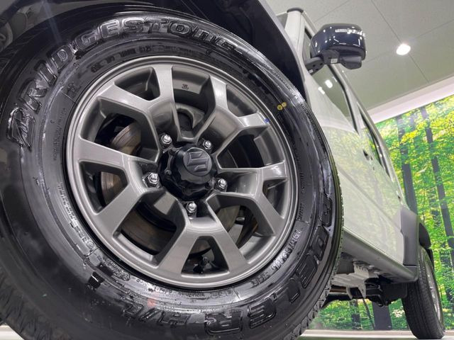 �y����15�C���`�A���~�z�C�[���z�O�ςɃ}�b�`���������A���~�z�C�[���𑕒����Ă���܂��B�e��ЊO�A���~�z�C�[����A�X�^�b�h���X�^�C�����戵�����Ă���܂��B���񂲑��k����������