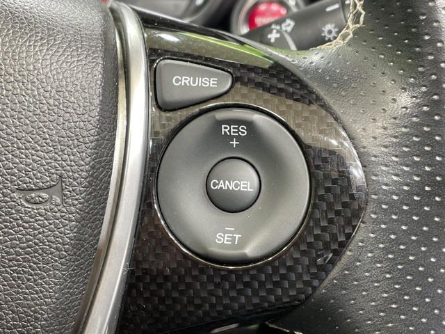 �y�N���[�Y�R���g���[���z�������H�����N���N���s�B�A�N�Z���𗣂��Ă���葬�x�ő��s���ł��A�������^�]���̕��S���y��!�����E�������ȒP�ȃX�C�b�`����Œ����ł��܂��B