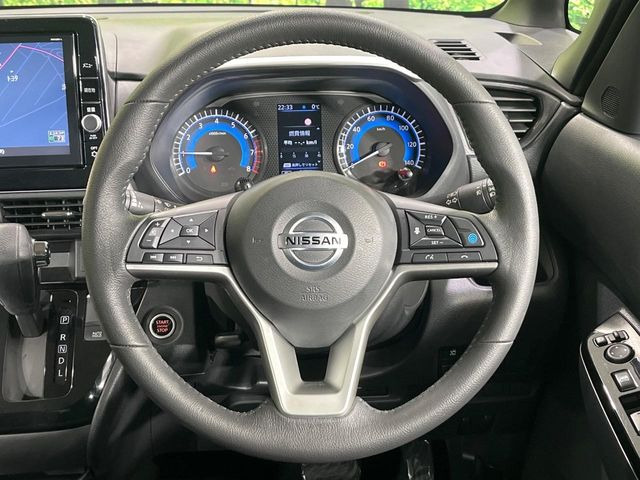 �y�����v�����X�e�A�����O�z�㎿�Ȋv���g�p���邱�ƂŁA��ɂ����������݂ƂĂ��^�]���₷���n���h���ł���