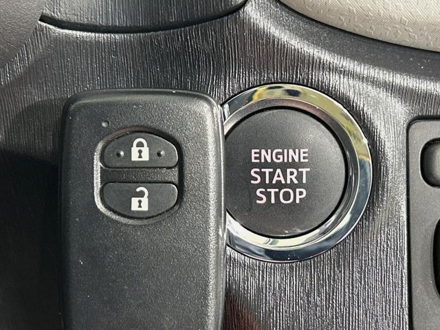 �y�X�}�[�g�L�[�z�J�o����|�P�b�g�ɓ��ꂽ�܂܂ł��h�A�̎{���E�������\�ȃX�}�[�g�L�[�𑕔��B�G���W���̃I���E�I�t�����J�M�����o���K�v����������Ƃ��Ă��֗��ł���