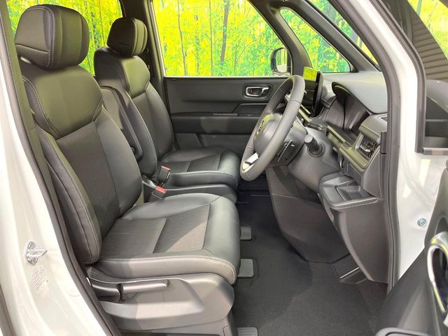 �y�n�[�t���U�[�V�[�g�z�������ƍ���S�n�𗼗������l�C�̃V�[�g���w�ʁE���ʂ̃t�@�u���b�N�f�ނ́A�ʋC���̗ǂ��⊊��ɂ����ɗD��Ă��܂��B�C���╞���ɍ��E���ꂸ���K�ɂ���肢�������܂��B