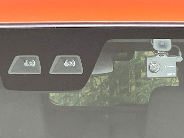 �y�X�}�[�g�A�V�X�g�z���s���ɑO���̎ԗ�����F�����A�Փ˂������Ȏ��͌x��ƃu���[�L�ŏՓˉ���Ɣ�Q�y�����A�V�X�g�B�����S�Ƀh���C�u�����y���݂��������܂��B