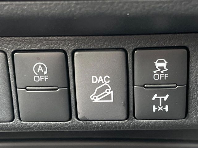 �y���A�f�t���b�N�z���H��ᓹ�ȂǂŎԂ��X�^�b�N�����ꍇ�ł��A�^�C���̋�]��}�����E�o���₷������f�t���b�N�𑕔��B�ϐ�n��I�t���[�h�ł̎g�p���������ɂ��X�X���̈��ł���