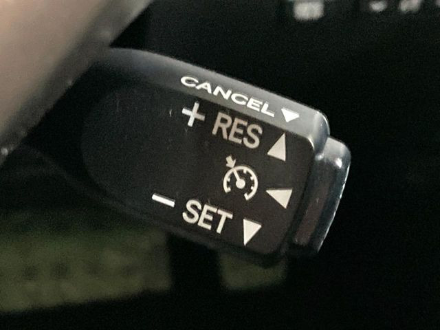 �y�N���[�Y�R���g���[���z�������H�����N���N���s�B�A�N�Z���𗣂��Ă���葬�x�ő��s���ł��A�������^�]���̕��S���y��!�����E�������ȒP�ȃX�C�b�`����Œ����ł��܂��B