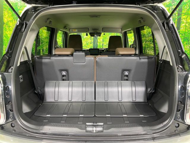 ���i�̂���������ʋ΁A���}���ɏ\���ȉ׎��X�y�[�X���m�ۂ��Ă���܂��B�Z�J���h�V�[�g��|���ƁA�傫�ȉו��̐ύڂ��\�ł���