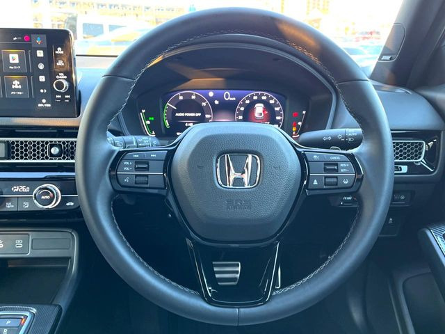 �y�����v�����X�e�A�����O�z�㎿�Ȋv���g�p���邱�ƂŁA��ɂ����������݂ƂĂ��^�]���₷���n���h���ł���