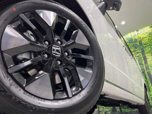 �y����16�C���`�A���~�z�C�[���z�O�ςɃ}�b�`���������A���~�z�C�[���𑕒����Ă���܂��B�e��ЊO�A���~�z�C�[����A�X�^�b�h���X�^�C�����戵�����Ă���܂��B���񂲑��k����������