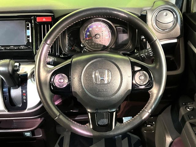 �y�X�e�A�����O�X�C�b�`�z�^�]���A�O������ڐ������炷���ƂȂ��A�I�[�f�B�I���̑��삪�\�ȕ֗��@�\!���S&���K�ȃh���C�u�����o���Ă���܂���