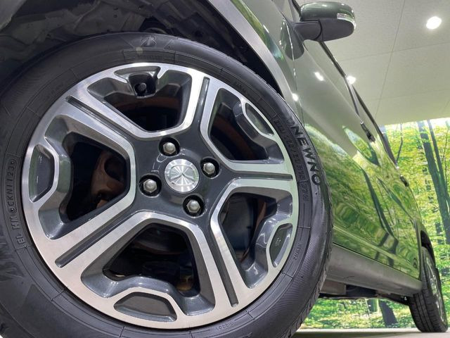 �y����15�C���`�A���~�z�C�[���z�O�ςɃ}�b�`���������A���~�z�C�[���𑕒����Ă���܂��B�e��ЊO�A���~�z�C�[����A�X�^�b�h���X�^�C�����戵�����Ă���܂��B���񂲑��k����������