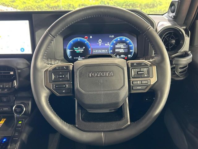 �y�����v�����X�e�A�����O�z�㎿�Ȋv���g�p���邱�ƂŁA��ɂ����������݂ƂĂ��^�]���₷���n���h���ł���