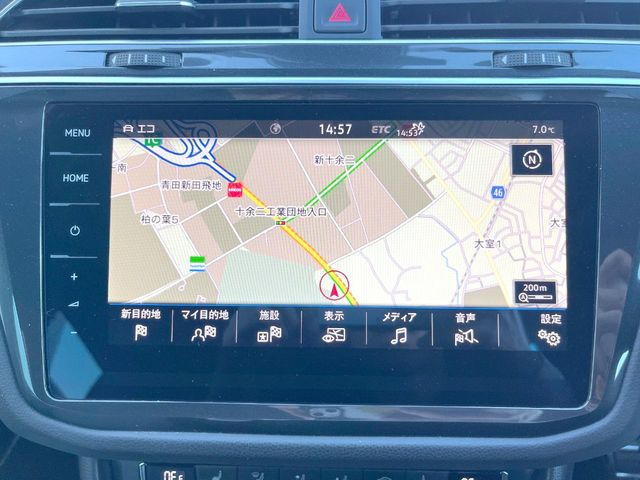 ��VW�����i�r:��̊��̂���i�r�́A����������ԓ������o���Ă���܂��BBluetooth�Đ��ȂǃI�[�f�B�I�@�\���[�����Ă���܂��̂ŁA�^�]�����y���߂܂���