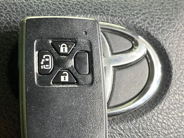 �y�X�}�[�g�L�[�z�J�o����|�P�b�g�ɓ��ꂽ�܂܂ł��h�A�̎{���E�������\�ȃX�}�[�g�L�[�𑕔��B�G���W���̃I���E�I�t�����J�M�����o���K�v����������Ƃ��Ă��֗��ł���