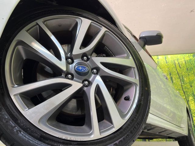 �y����18�C���`�A���~�z�C�[���z�O�ςɃ}�b�`���������A���~�z�C�[���𑕒����Ă���܂��B�e��ЊO�A���~�z�C�[����A�X�^�b�h���X�^�C�����戵�����Ă���܂��B���񂲑��k����������