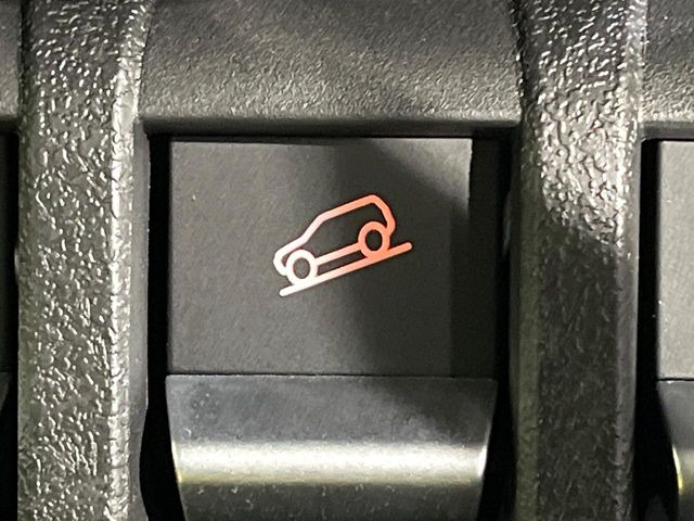 �y�_�E���q���A�V�X�g�z�}�ȍ⓹������Ƃ��Ɏ����Ńu���[�L�𐧌�A���̒ᑬ�x��ۂ��܂��B�ᓹ�∫�H�ȂǊ���₷���H�ʂ̉����ł��^�C�������b�N���Ȃ�������S!�n���h������ɏW���ł��܂�!