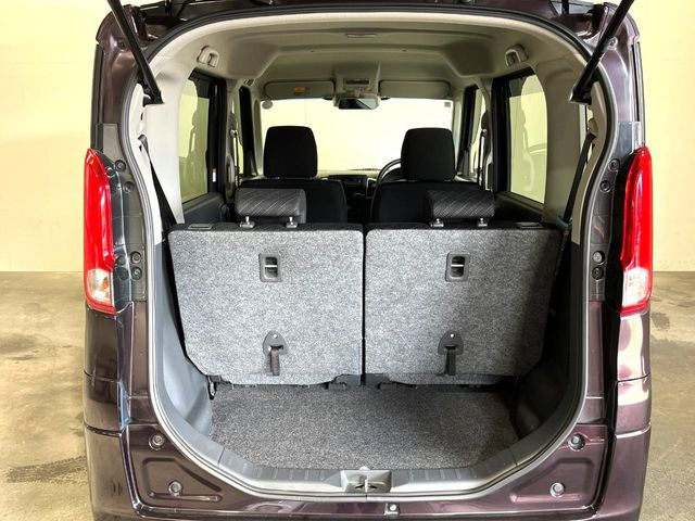 ���i�̂���������ʋ΁A���}���ɏ\���ȉ׎��X�y�[�X���m�ۂ��Ă���܂��B�Z�J���h�V�[�g��|���ƁA�傫�ȉו��̐ύڂ��\�ł���