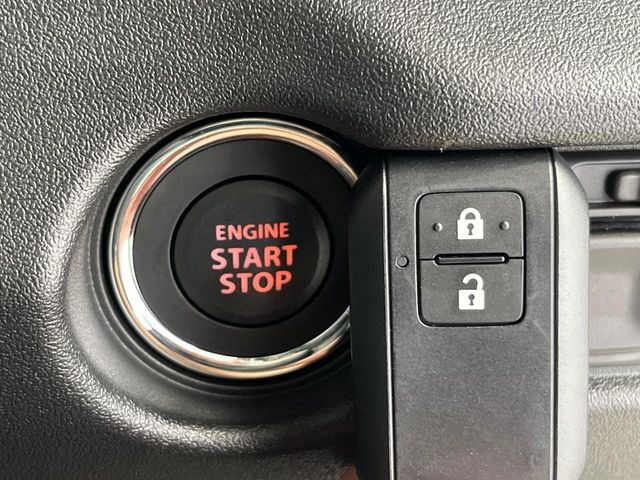 �y�L�[���X�X�^�[�g�V�X�e���z�J�o����|�P�b�g�ɓ��ꂽ�܂܂ł��h�A�̎{���E�������\�ȃX�}�[�g�L�[�𑕔��B�G���W���̃I���E�I�t�����J�M�����o���K�v����������Ƃ��Ă��֗��ł���