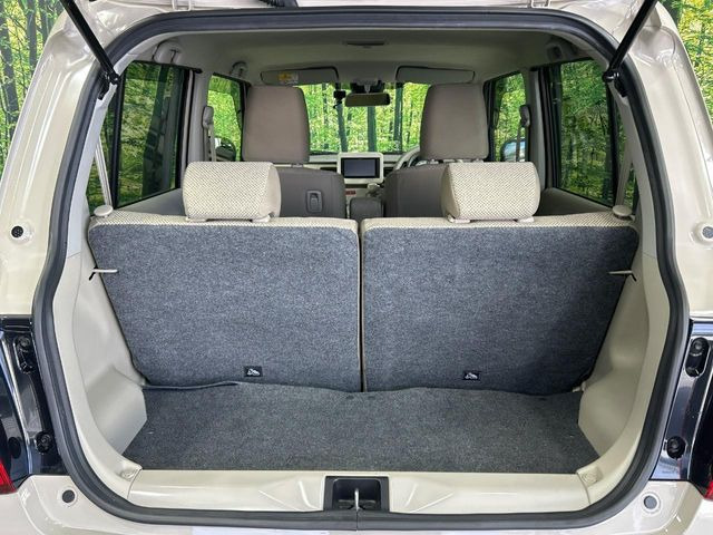 ���i�̂���������ʋ΁A���}���ɏ\���ȉ׎��X�y�[�X���m�ۂ��Ă���܂��B�Z�J���h�V�[�g��|���ƁA�傫�ȉו��̐ύڂ��\�ł���