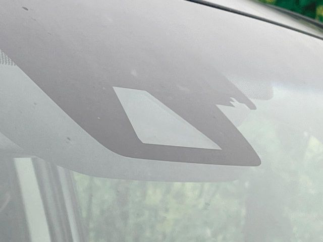 �y�g���^�Z�[�t�e�B�Z���X�z���s���ɑO���̎ԗ�����F�����A�Փ˂������Ȏ��͌x��ƃu���[�L�ŏՓˉ���Ɣ�Q�y�����A�V�X�g�B�����S�Ƀh���C�u�����y���݂��������܂��B