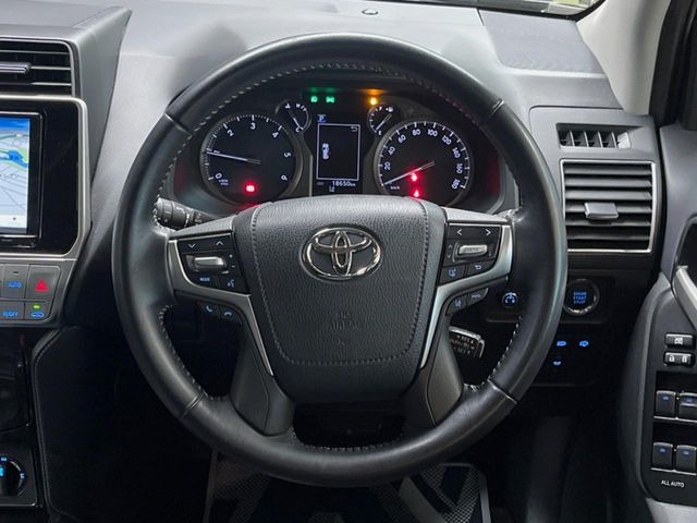 �y�����v�����X�e�A�����O�z�㎿�Ȋv���g�p���邱�ƂŁA��ɂ����������݂ƂĂ��^�]���₷���n���h���ł���