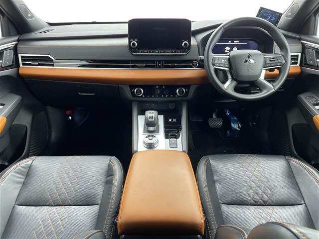 アウトランダーPHEV 2.4 P 4WD