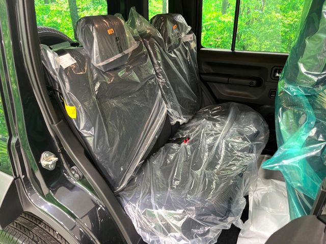 ���i���ȃI���W�i���t���A�}�b�g���I�v�V�����ɂĂ��p�ӂ��Ă���܂��B���D���ȃf�U�C����J���[�����Ԃɍ��킹�đI��ł����������Ƃ��ł��܂���