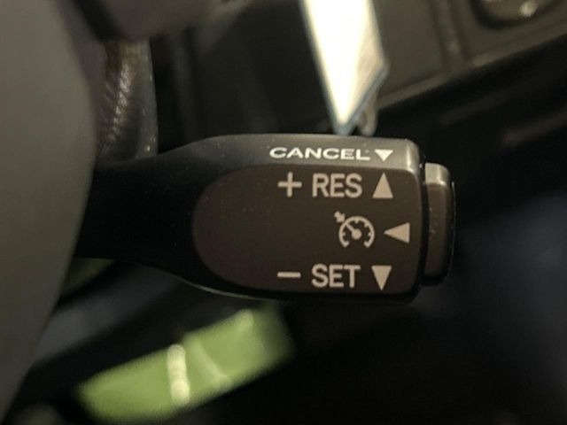 �y�N���[�Y�R���g���[���z�������H�����N���N���s�B�A�N�Z���𗣂��Ă���葬�x�ő��s���ł��A�������^�]���̕��S���y��!�����E�������ȒP�ȃX�C�b�`����Œ����ł��܂��B