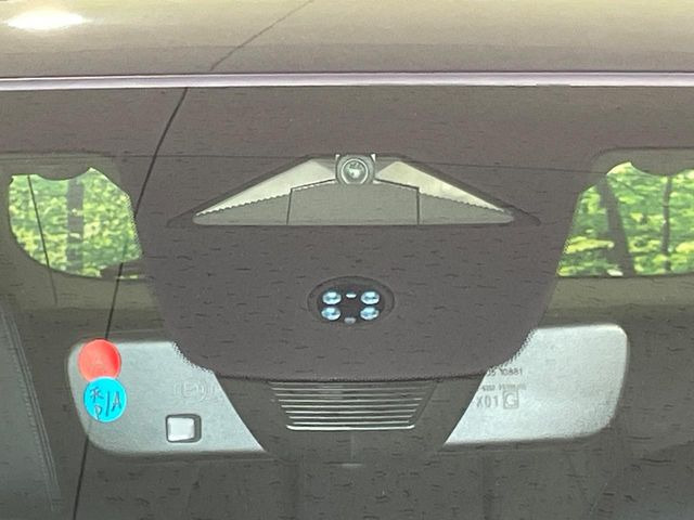 �y�z���_�Z���V���O�z���s���ɑO���̎ԗ�����F�����A�Փ˂������Ȏ��͌x��ƃu���[�L�ŏՓˉ���Ɣ�Q�y�����A�V�X�g�B�����S�Ƀh���C�u�����y���݂��������܂��B