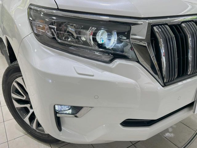 �yLED�w�b�h���C�g�z���V����ԑ��s�����ǍD�Ȏ��E���m�ۂ����S���ĉ^�]�ł��鍂�P�xLED�w�b�h���C�g�𑕔�!�_�����x�������A����d�͂��}�����Ă��܂��B