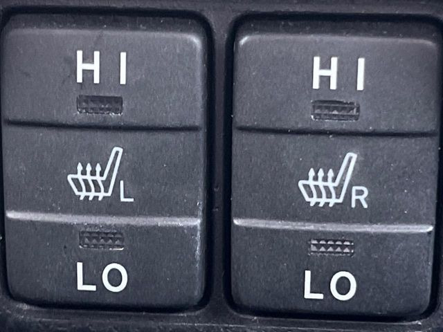 【シートヒーター】寒い日に重宝するシートヒーター!エアコンより早く温まってくれるので寒がりの人も安心ですね♪エアコンの温風は乾燥するから苦手、という方にもをおすすめです。