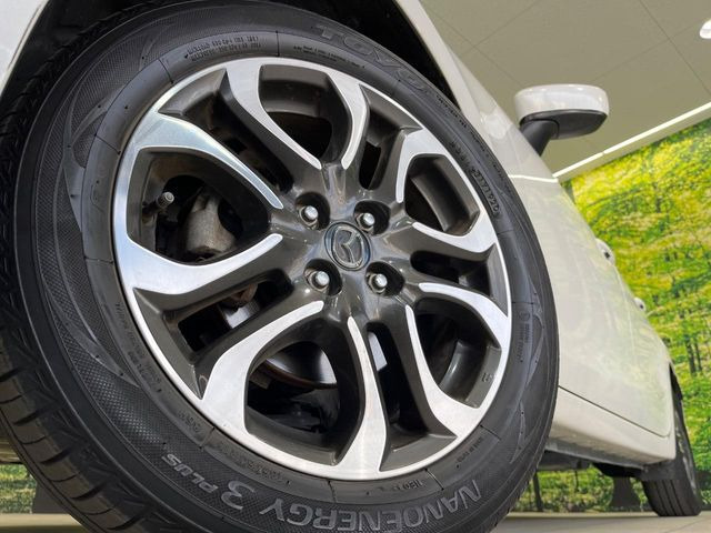 �y����16�C���`�A���~�z�C�[���z�O�ςɃ}�b�`���������A���~�z�C�[���𑕒����Ă���܂��B�e��ЊO�A���~�z�C�[����A�X�^�b�h���X�^�C�����戵�����Ă���܂��B���񂲑��k����������