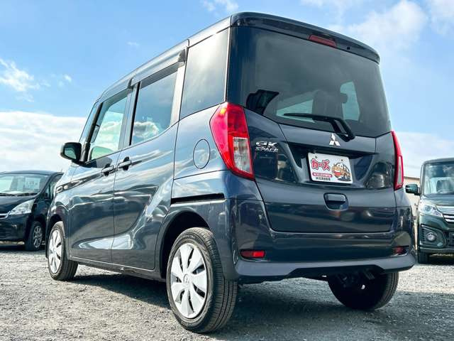 ���X�ł͌y�����Ԃ��畁�ʎԂ܂ŕ��L���I�[�����[�J�[�̎Ԏ�E�F�E�O���[�h��L�x�ɑ����Ă���܂��B