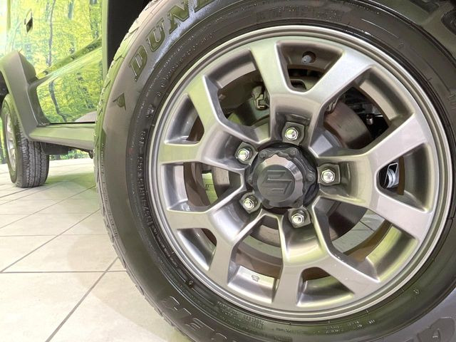 【純正アルミホイール】外観にマッチした純正アルミホイールを装着しております。各種社外アルミホイールや、スタッドレスタイヤも取扱いしております。是非ご相談ください♪