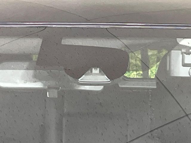 �y�G�}�[�W�F���V�[�u���[�L�z���s���ɑO���̎ԗ�����F�����A�Փ˂������Ȏ��͌x��ƃu���[�L�ŏՓˉ���Ɣ�Q�y�����A�V�X�g�B�����S�Ƀh���C�u�����y���݂��������܂��B