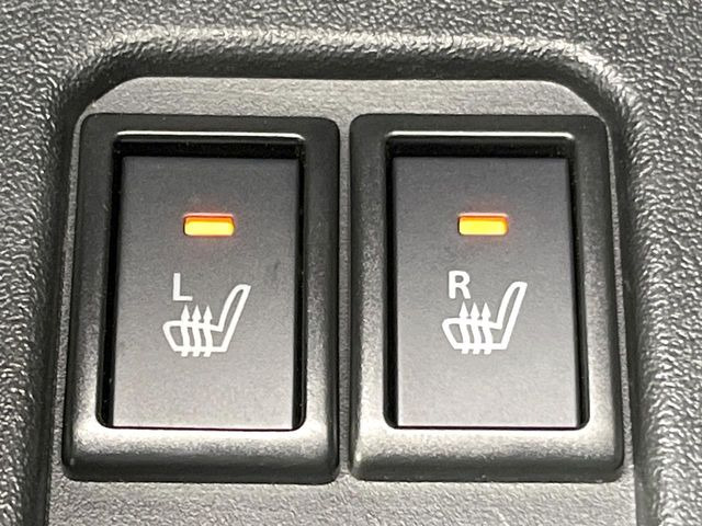 【シートヒーター】寒い日に重宝するシートヒーター!エアコンより早く温まってくれるので寒がりの人も安心ですね♪エアコンの温風は乾燥するから苦手、という方にもをおすすめです。