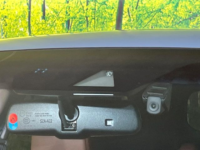 �y�z���_�Z���V���O�z���s���ɑO���̎ԗ�����F�����A�Փ˂������Ȏ��͌x��ƃu���[�L�ŏՓˉ���Ɣ�Q�y�����A�V�X�g�B�����S�Ƀh���C�u�����y���݂��������܂��B