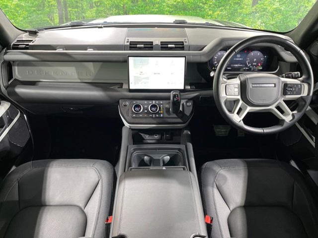 ディフェンダー110 X ダイナミック HSE 3.0L D300 ディーゼル 4WD