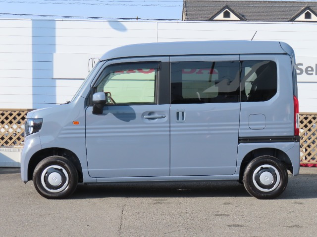 N-VANファン ターボ 4WD