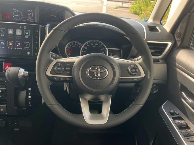 �y�����v�����X�e�A�����O�z�㎿�Ȋv���g�p���邱�ƂŁA��ɂ����������݂ƂĂ��^�]���₷���n���h���ł���