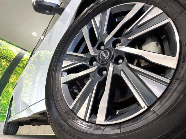 �y����16�C���`�A���~�z�C�[���z�O�ςɃ}�b�`���������A���~�z�C�[���𑕒����Ă���܂��B�e��ЊO�A���~�z�C�[����A�X�^�b�h���X�^�C�����戵�����Ă���܂��B���񂲑��k����������