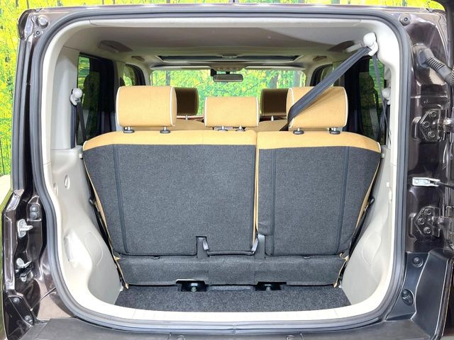 ���i�̂���������ʋ΁A���}���ɏ\���ȉ׎��X�y�[�X���m�ۂ��Ă���܂��B�Z�J���h�V�[�g��|���ƁA�傫�ȉו��̐ύڂ��\�ł���