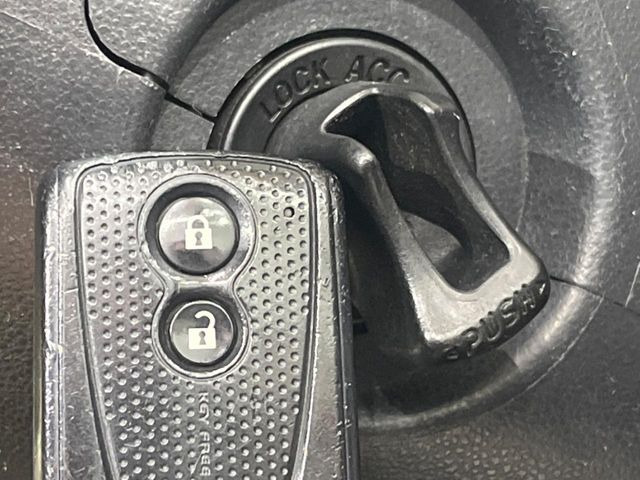 �y�L�[�t���[�V�X�e���z�J�o����|�P�b�g�ɓ��ꂽ�܂܂ł��h�A�̎{���E�������\�ȃX�}�[�g�L�[�𑕔��B�G���W���̃I���E�I�t�����J�M�����o���K�v����������Ƃ��Ă��֗��ł���