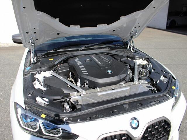 4シリーズグランクーペM440i xドライブ 4WD