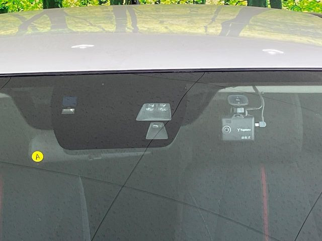 �y�X�}�[�g�V�e�B�u���[�L�T�|�[�g�z�ᑬ���s���ɑO���̎ԗ�����F�����A�Փ˂������Ȏ��͌x��ƃu���[�L�ŏՓˉ���Ɣ�Q�y�����A�V�X�g�B�����S�Ƀh���C�u�����y���݂��������܂��B