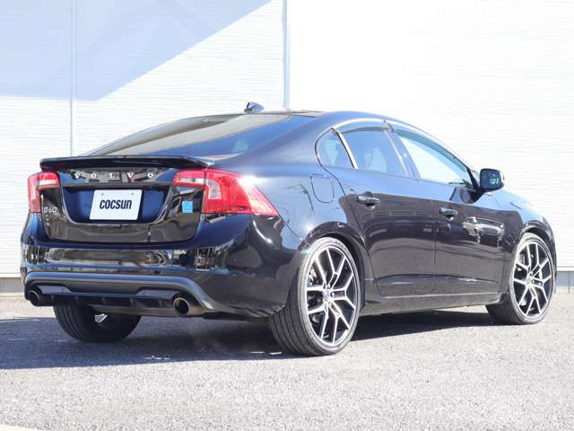 �G���W���I�C���̓t�����X��MOTUL(���`���[��)���g�p���Ă��܂��B�V���{���{�e���f���ɓK������قȂ�S�x�̃I�C�������p�ӂ��Ă��܂��B