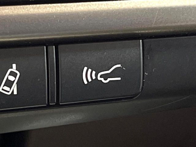 �y�g���^�Z�[�t�e�B�Z���X�z���s���ɑO���̎ԗ�����F�����A�Փ˂������Ȏ��͌x��ƃu���[�L�ŏՓˉ���Ɣ�Q�y�����A�V�X�g�B�����S�Ƀh���C�u�����y���݂��������܂��B